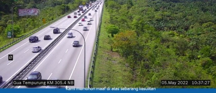 南北大道車流量仍多　數條路段發生車禍交通緩慢