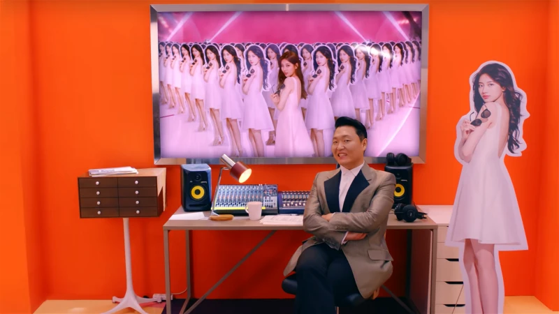 秀智榮升新一代PSY女郎　《Celeb》MV連換13套衣服超搶鏡