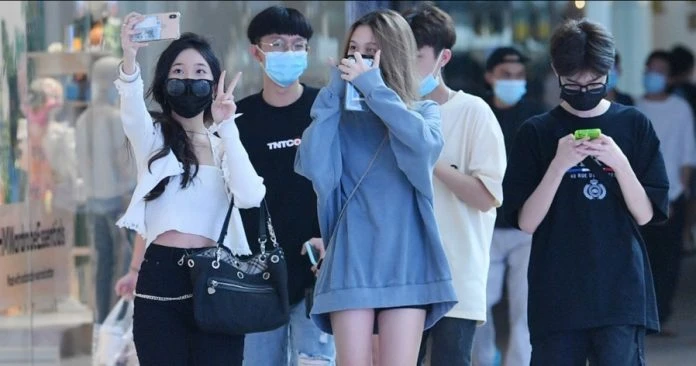 新冠疫情過渡為地方性流行病　59.91%大馬青少年持觀望態態