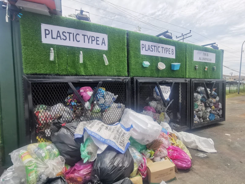 民眾隨意丟棄 環保站淪垃圾站