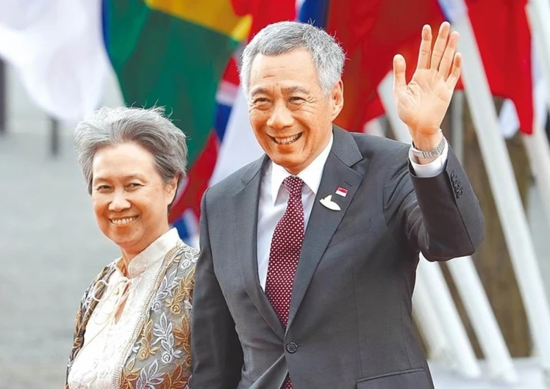 李顯龍與夫人何晶 周五受勛柔王室勳章