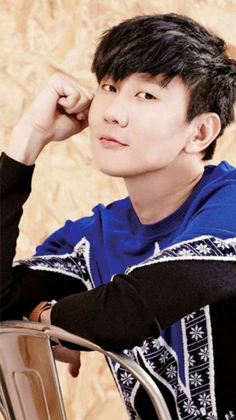 林俊傑雞飯粒店打卡　甲雞場街商家尋巨星蹤影