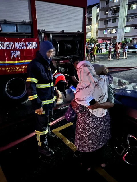 毒蟲出現脫序行為遭捆綁　掙脫後竟放火燒屋