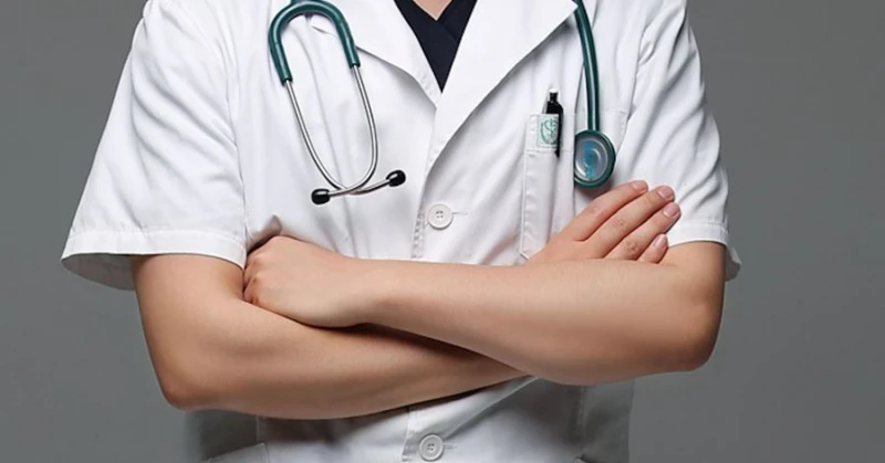 大馬醫生分享「菜鳥」經歷　被安慰過勞死可「蓋國旗」！