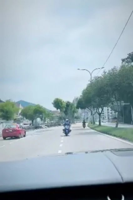 為巫統國會議員兒子開路　警方對2涉及交警採取紀律行動