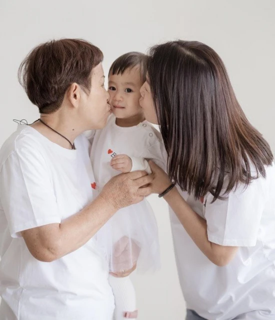 楊茜堯曬火辣孕照　剖白當媽媽心情