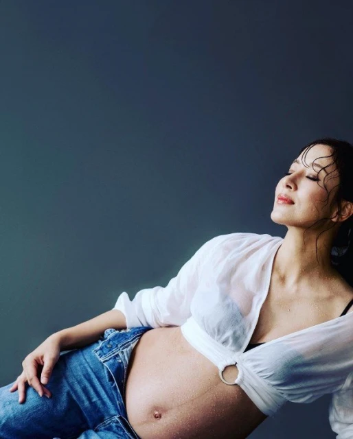 楊茜堯曬火辣孕照　剖白當媽媽心情