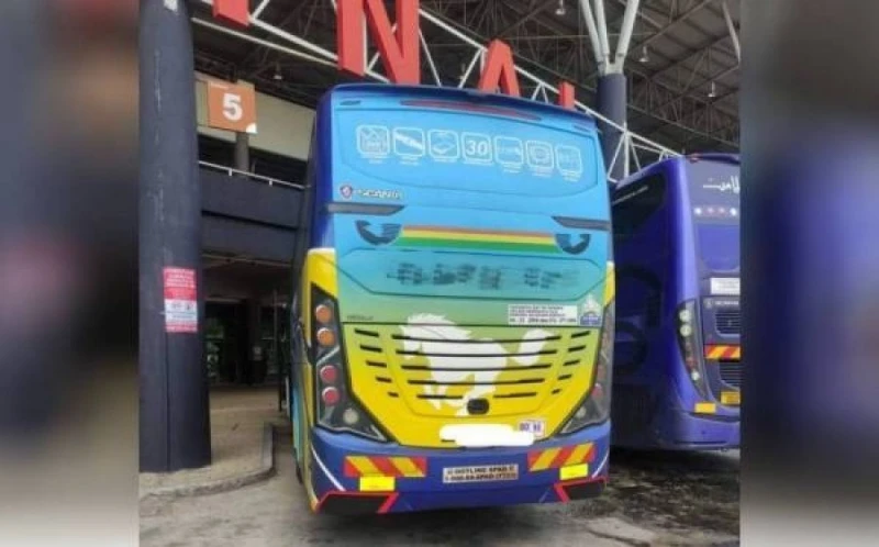 JPJ人員喬裝乘客登巴士 司機邊吃邊駕駛被對付