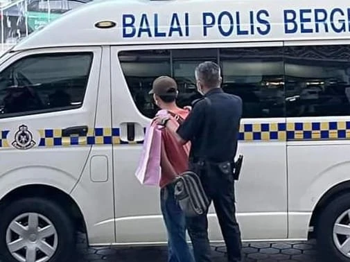 在商場用手機偷拍女子裙底　青年被民眾當場制伏