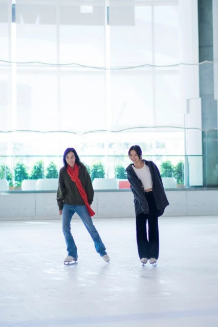 「一代女神」柏安妮寶刀未老　與女兒溜冰技巧一流！