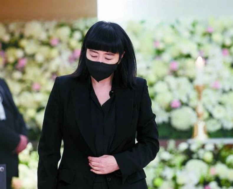 眾星現身靈堂送別姜受延　李炳憲、金惠秀神情哀傷