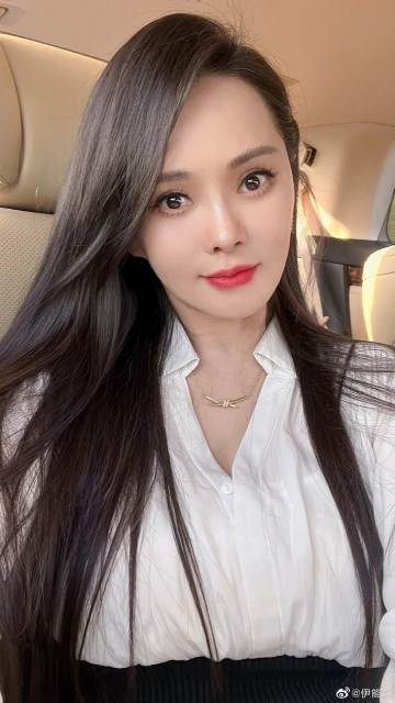 隔2年更新IG曬超近自拍　伊能靜1舉動流露對兒子的愛