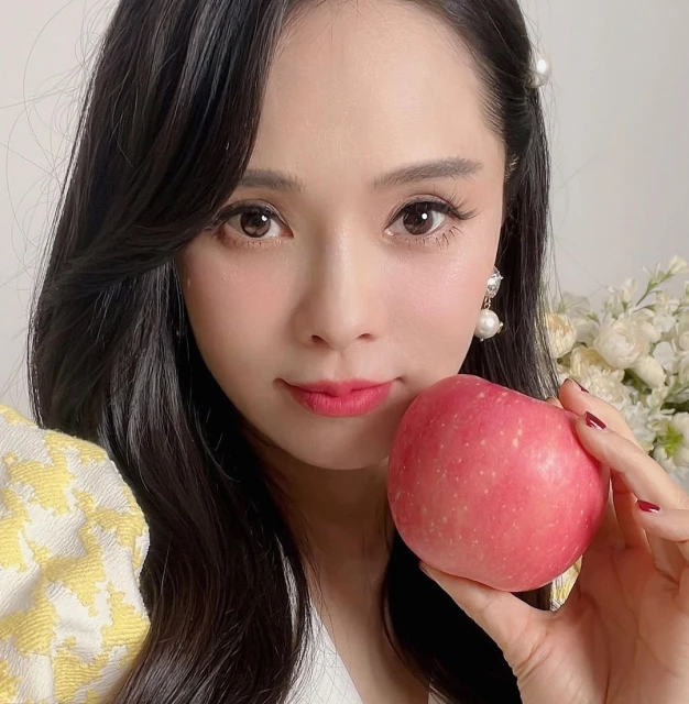 隔2年更新IG曬超近自拍　伊能靜1舉動流露對兒子的愛