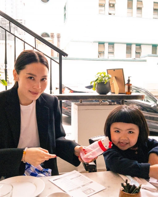 曾遭批把女兒Lucy當「搖錢樹」　李燦琛太太自嘲「吸血鬼經理人」