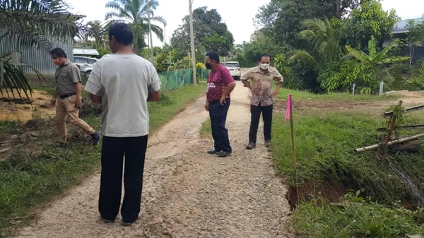 迪頓圖村路損壞須維修 擔布南縣長允助反映