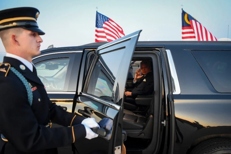 首相抵達華盛頓　出席東協美國特別峰會