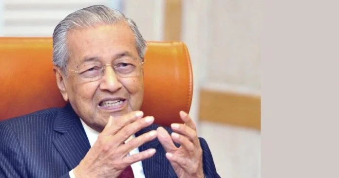 馬幣兌美元下跌　敦馬再建議掛鉤美元3.80令吉