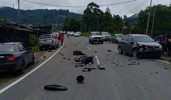 摩托失控連撞2車 騎士魂斷公路