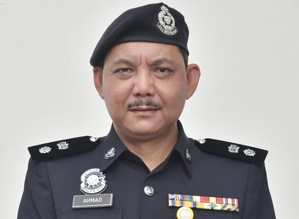 閩警路檢開52罰單