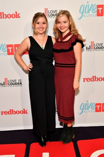 《007：生死有時》導演遭3女星指控：嗑藥逼多人運動