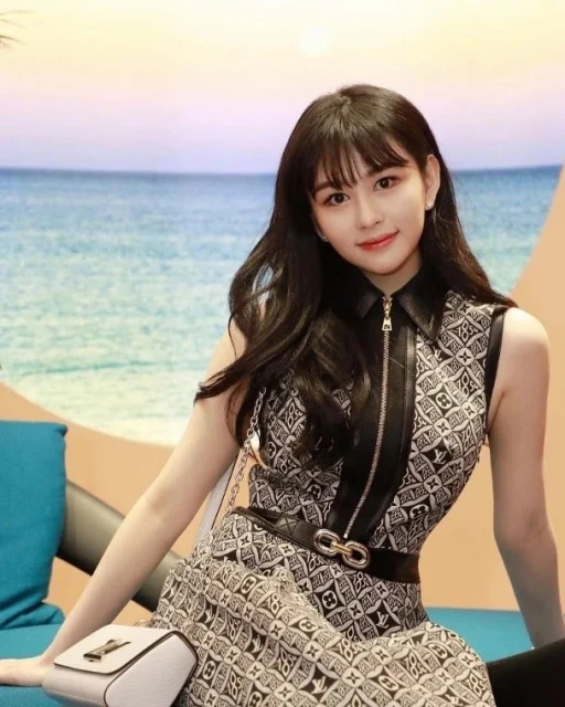 否認在韓國出道　沈月曝動向「兼顧課業和模特工作」