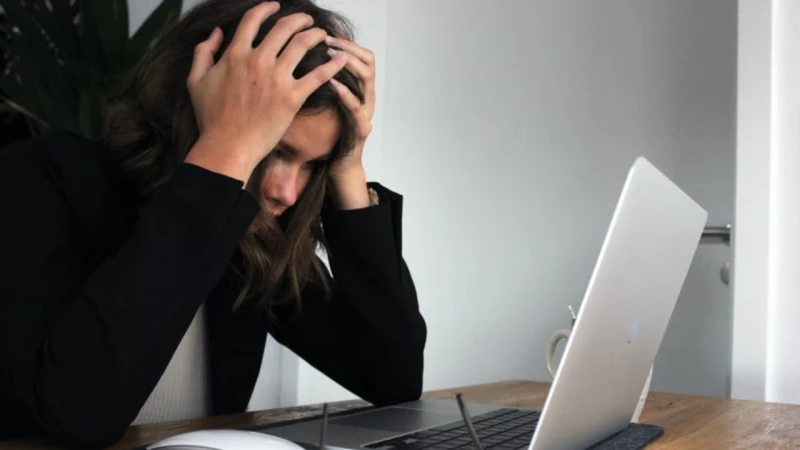 「太累了！」&nbsp;&nbsp;調查：一半以上大馬人工作疲憊過勞