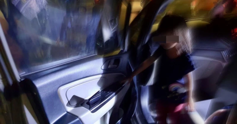 母親將2歲女獨留車內　女兒觸碰按鈕被反鎖