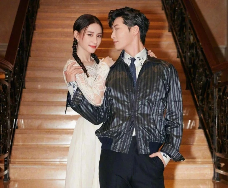 何超蓮又被爆秘婚？　大方直認竇驍是「老公」