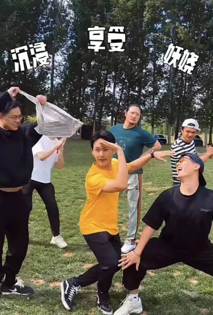 何超蓮又被爆秘婚？　大方直認竇驍是「老公」