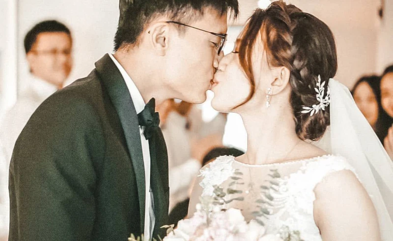 疫情下新人們傾向簡單籌辦婚禮　婚紗攝影行業復甦「慢熱」