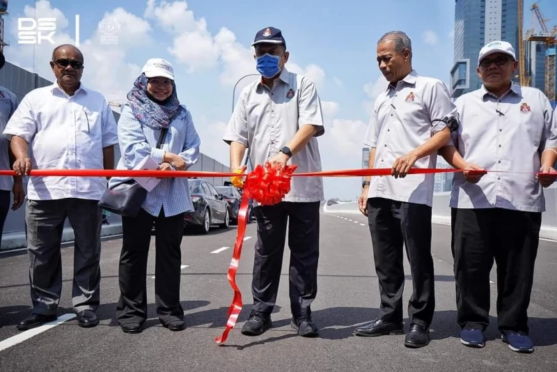 高架橋午夜12時開通　料紓緩敦拉薩路塞車