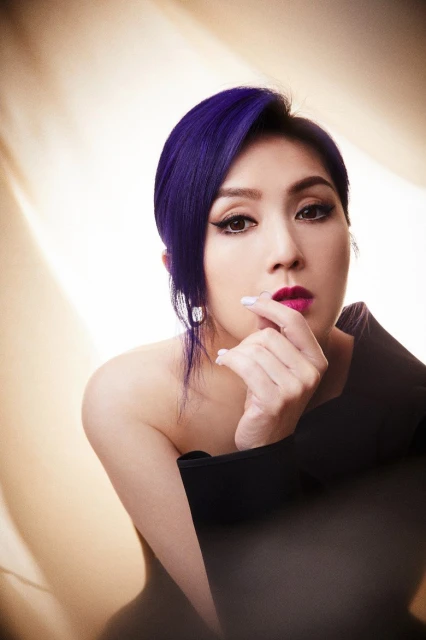 加盟華納音樂當一姐　楊千嬅：我仍然很愛音樂