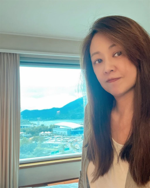 王馨平奔喪回港一下機即確診　張兆輝留言關心被網民指責