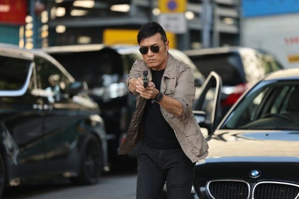 溫哥華茶聚被野生捕獲　63歲苗僑偉發福仍帥氣有型