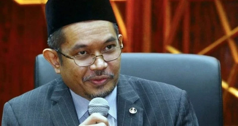 霹蘇丹納茲林沙御准　阿菲菲辭蘇丹伊事務顧問