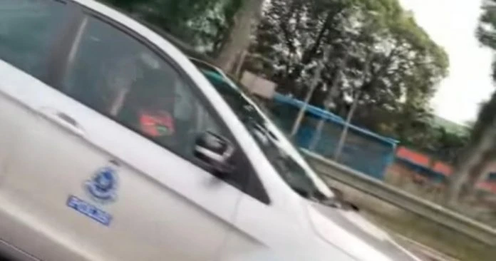 警察開車使用手機 民眾拍下來舉報