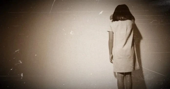 8歲女童疑遭虐待致死 警方捕死者母親叔叔調查