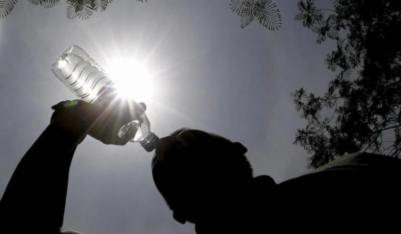 天氣酷熱慎防熱衰竭及中暑 諾希山:減劇烈運動補充足夠水分