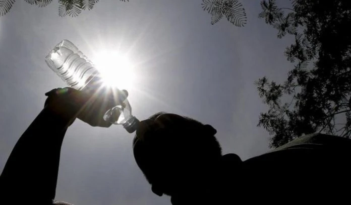 天氣酷熱慎防熱衰竭及中暑 諾希山:減劇烈運動補充足夠水分