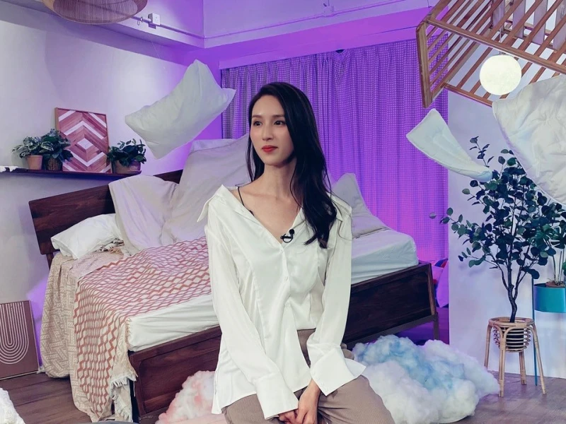 曾與富商譜「爺孫戀」　何天兒上李佳芯節目&#8230;身材樣貌更勝從前