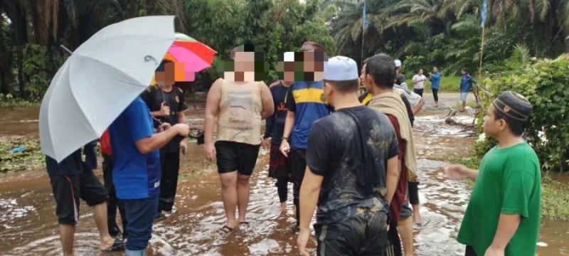 甲州瀑布發生山洪 80遊客安全撤離