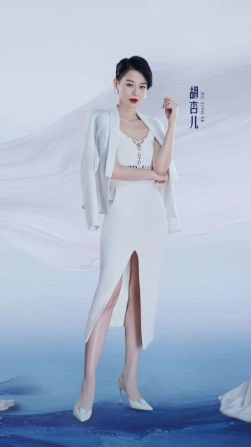 阿嬌「中門大開」！胡杏兒俐落短髮率性幹練