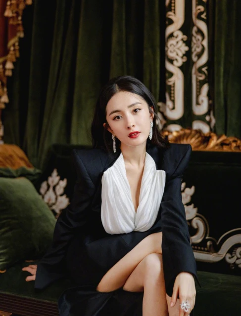 自認桃花旺「擋都擋不住」　楊冪分享愛情觀獲網激贊