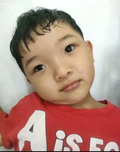 華裔小兄弟掉入大溝溺斃　母親哭訴一年內痛失丈夫兒子