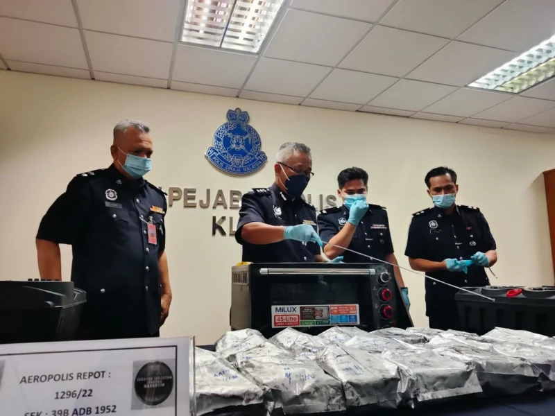 渾水摸魚運毒東馬　警機場倉庫起28公斤冰毒