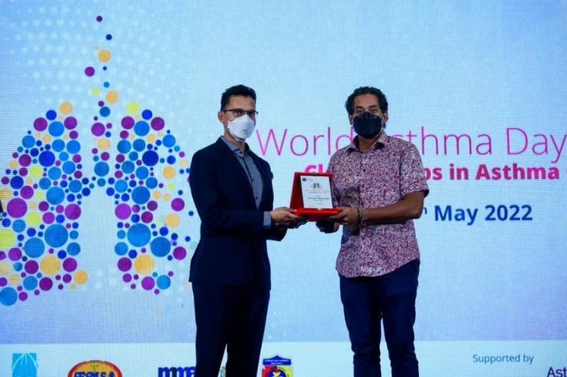 凱里：衛生部或禁止 展示菸草產品