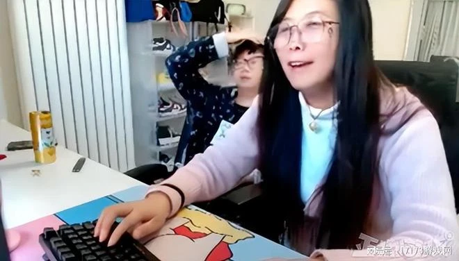 48歲阿姨不愛廣場舞,沉迷DNF打團,被兒媳婦一通亂殺!