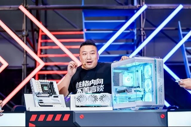 打破桎梏 暢享無線 BW2023華碩發布天選背置主板