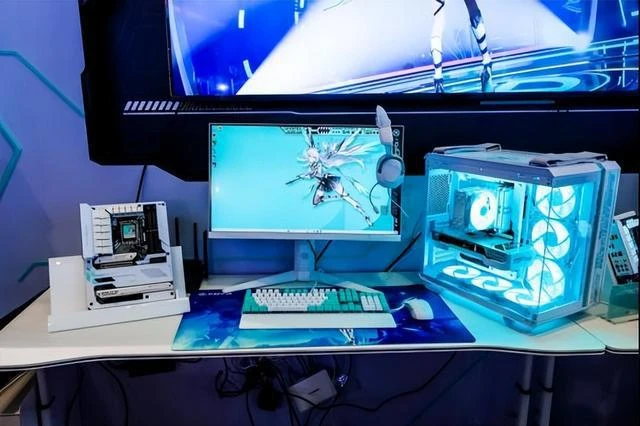 打破桎梏 暢享無線 BW2023華碩發布天選背置主板