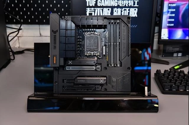 打破桎梏 暢享無線 BW2023華碩發布天選背置主板